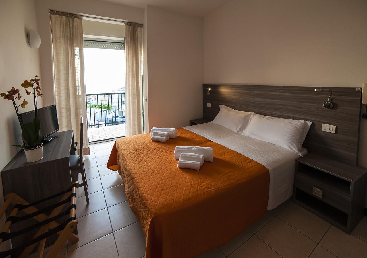 Hotel Madison Gabicce Mare Exterior photo