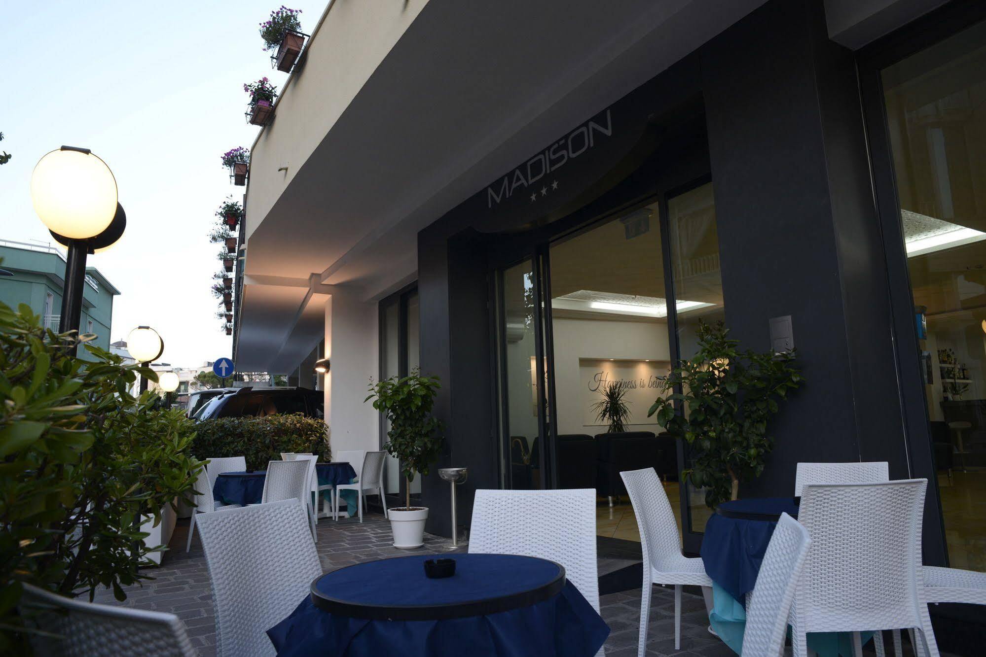Hotel Madison Gabicce Mare Exterior photo