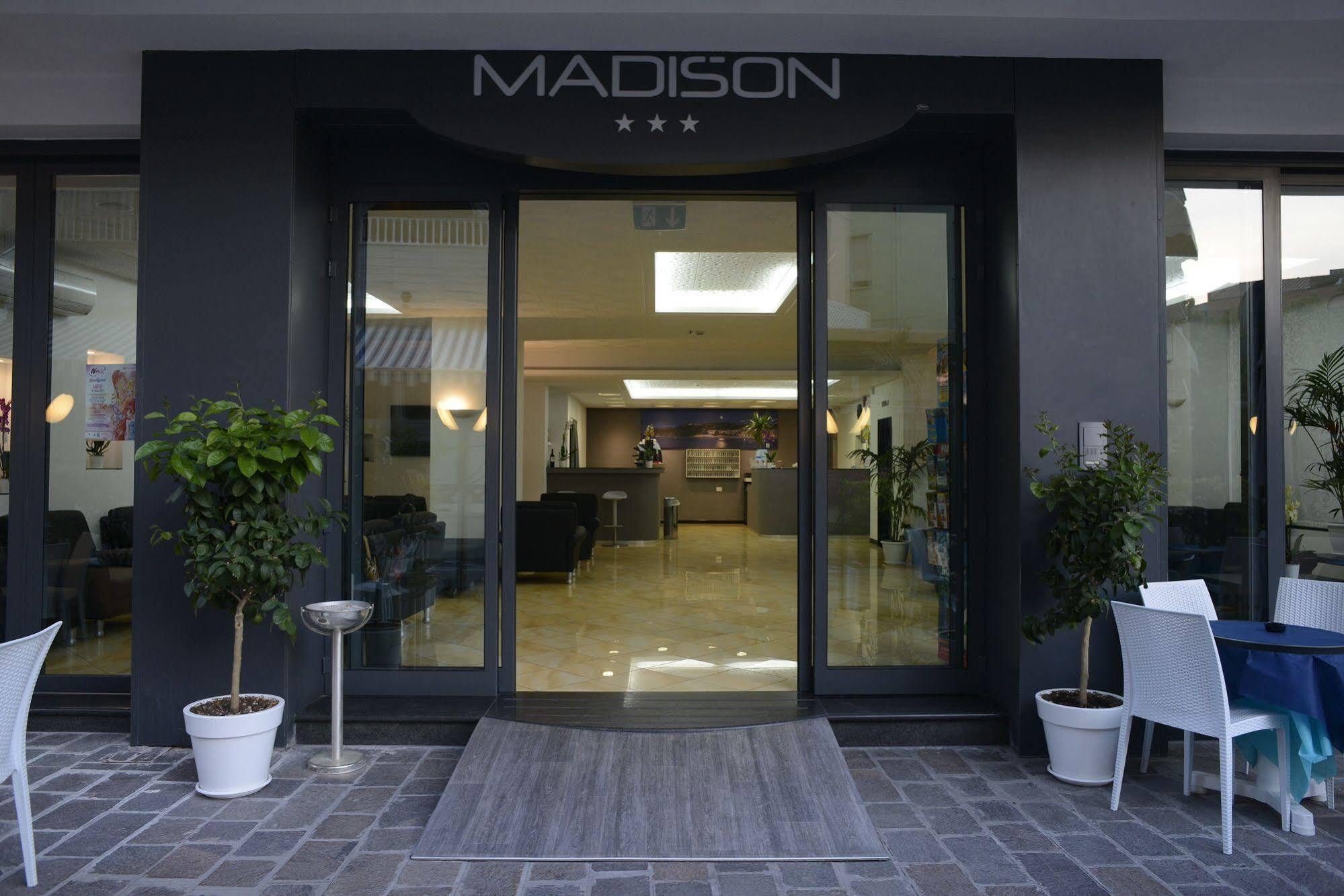 Hotel Madison Gabicce Mare Exterior photo