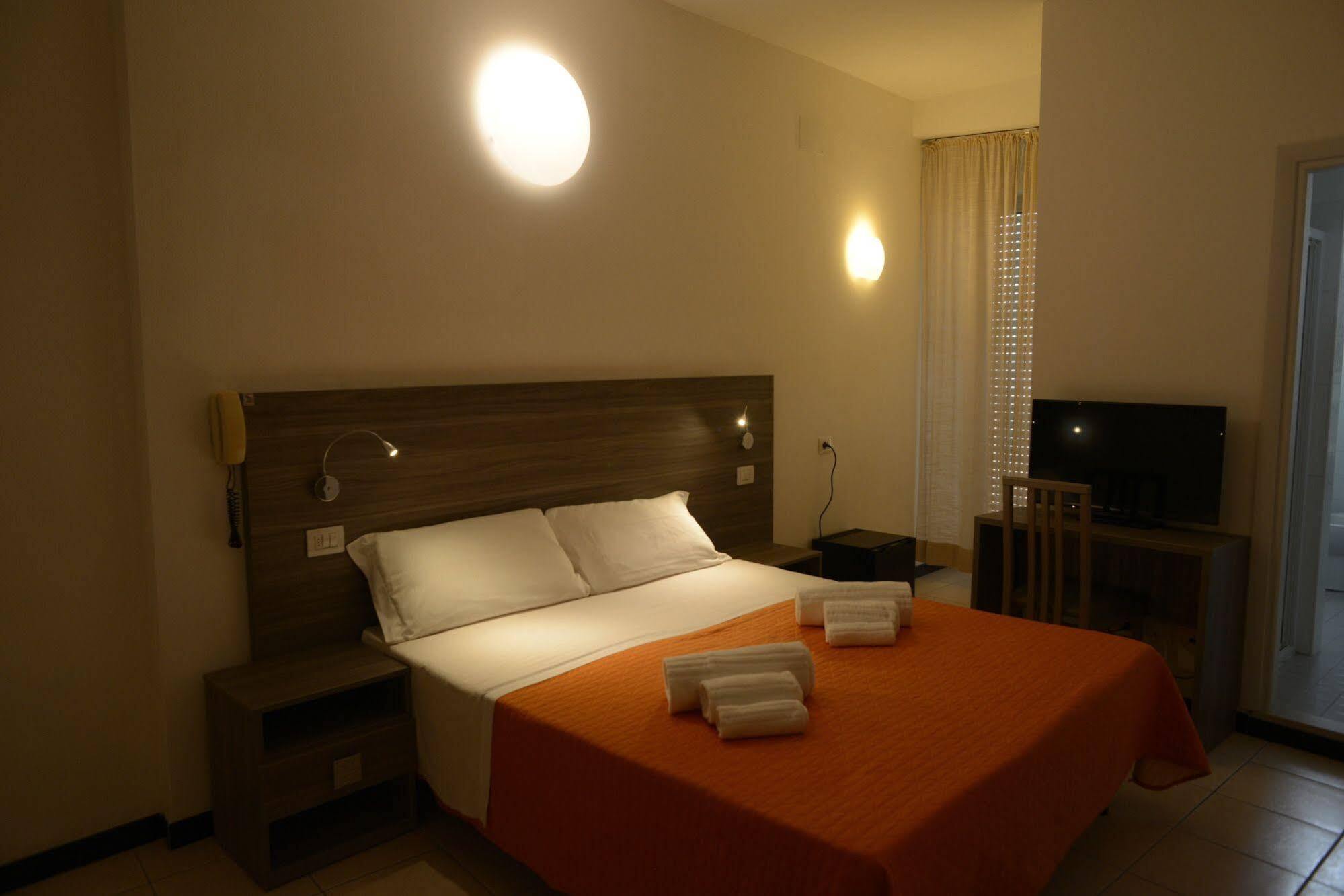 Hotel Madison Gabicce Mare Exterior photo