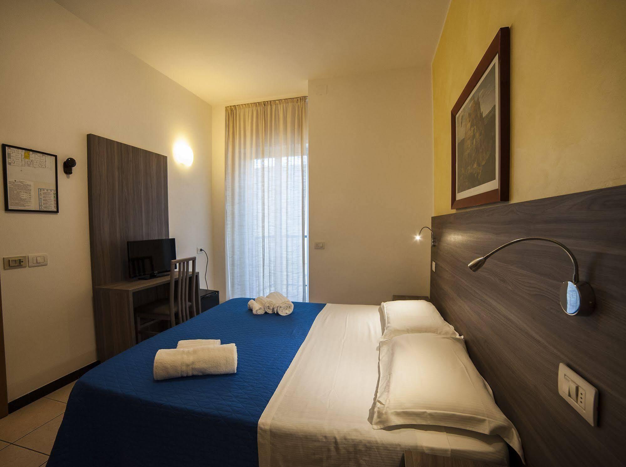 Hotel Madison Gabicce Mare Exterior photo