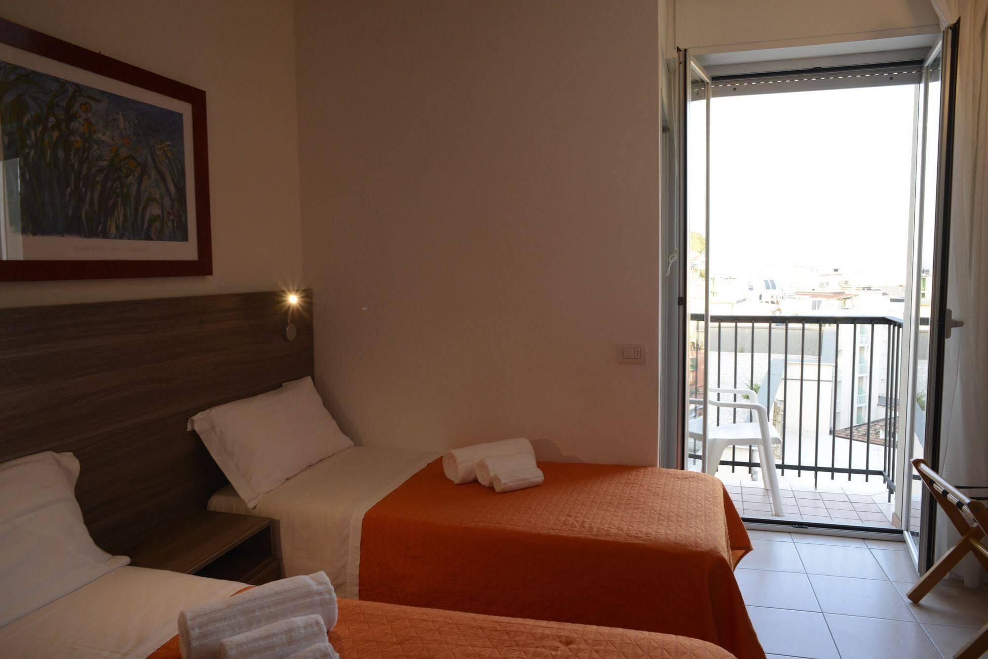 Hotel Madison Gabicce Mare Exterior photo
