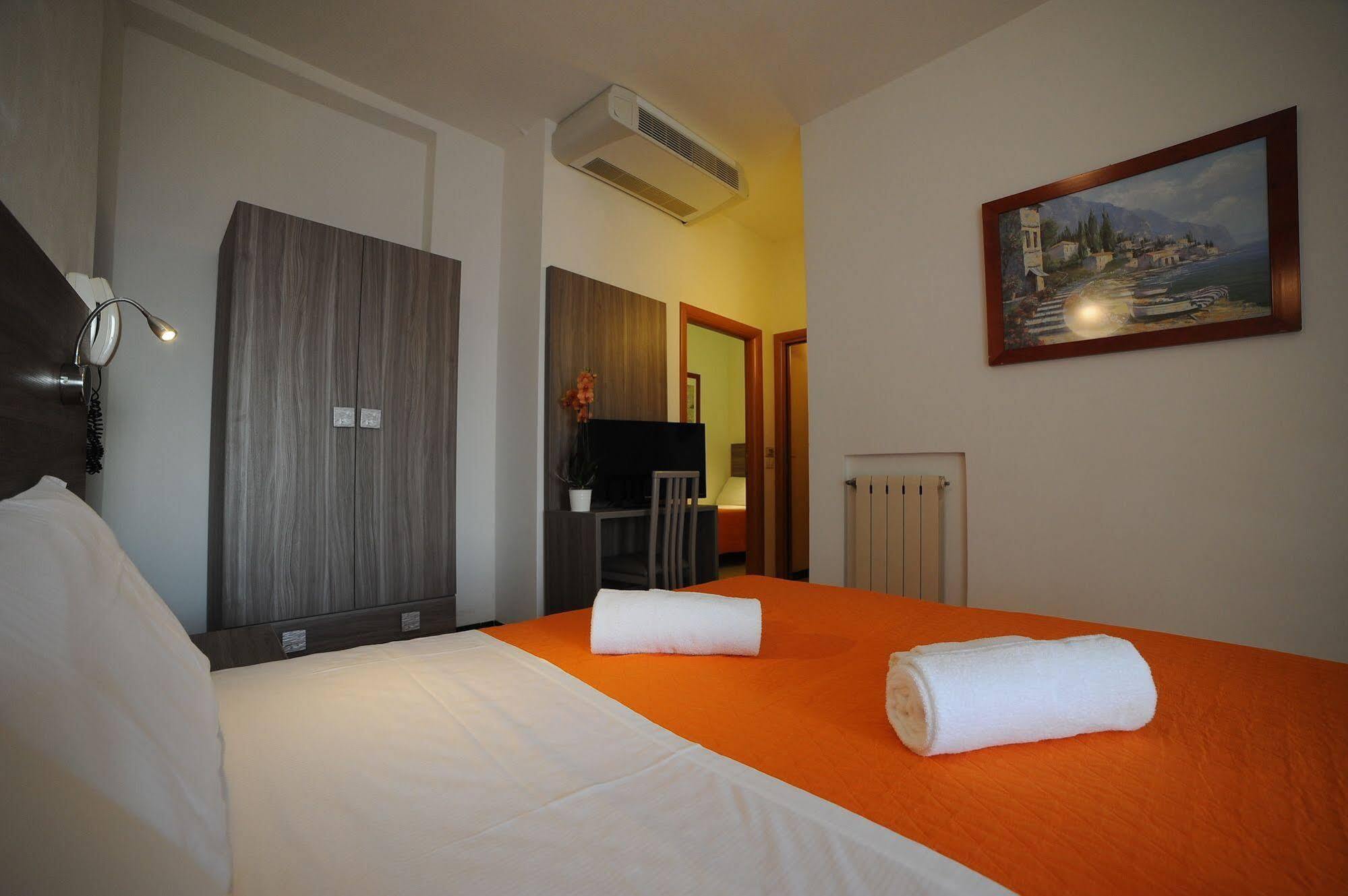 Hotel Madison Gabicce Mare Exterior photo