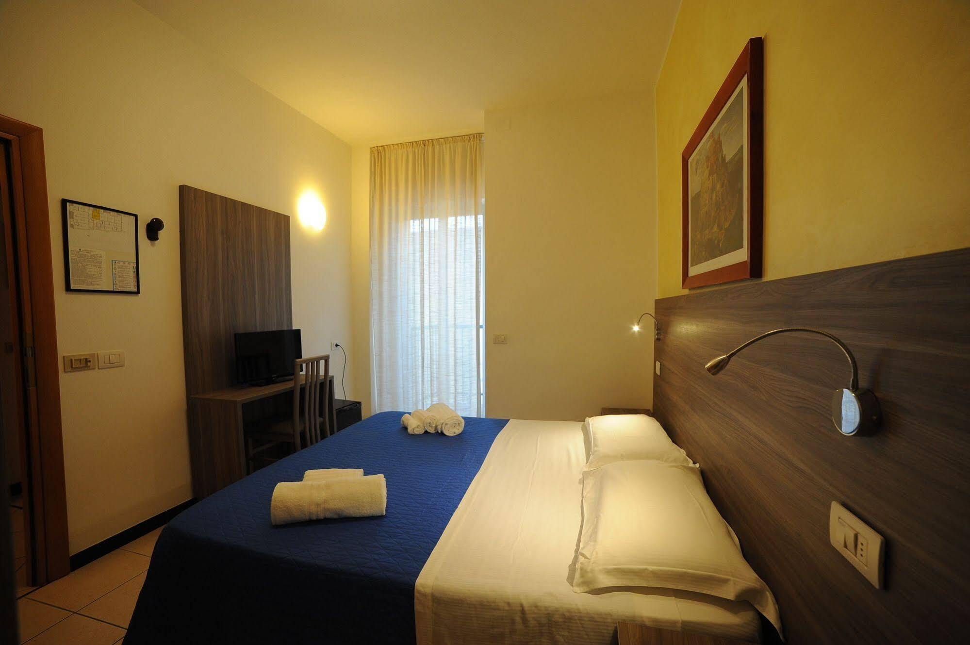 Hotel Madison Gabicce Mare Exterior photo